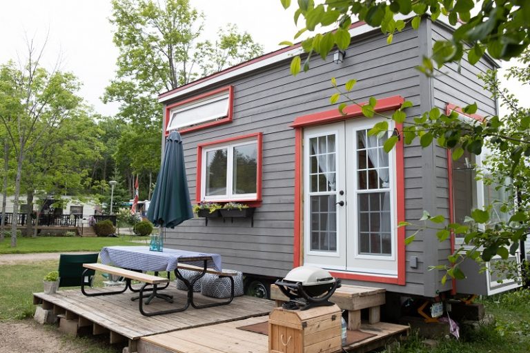 Pros and Cons  of Living  in a Tiny  House  Word Matters 